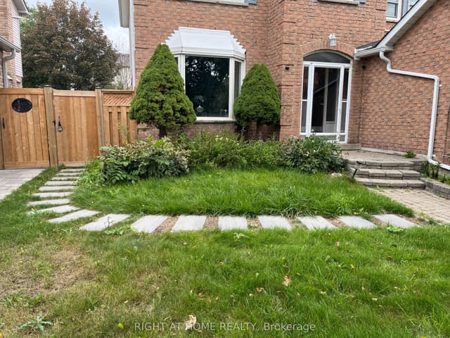 Detached at 45 Stiver Drive, Newmarket, ON L3Y 7V8