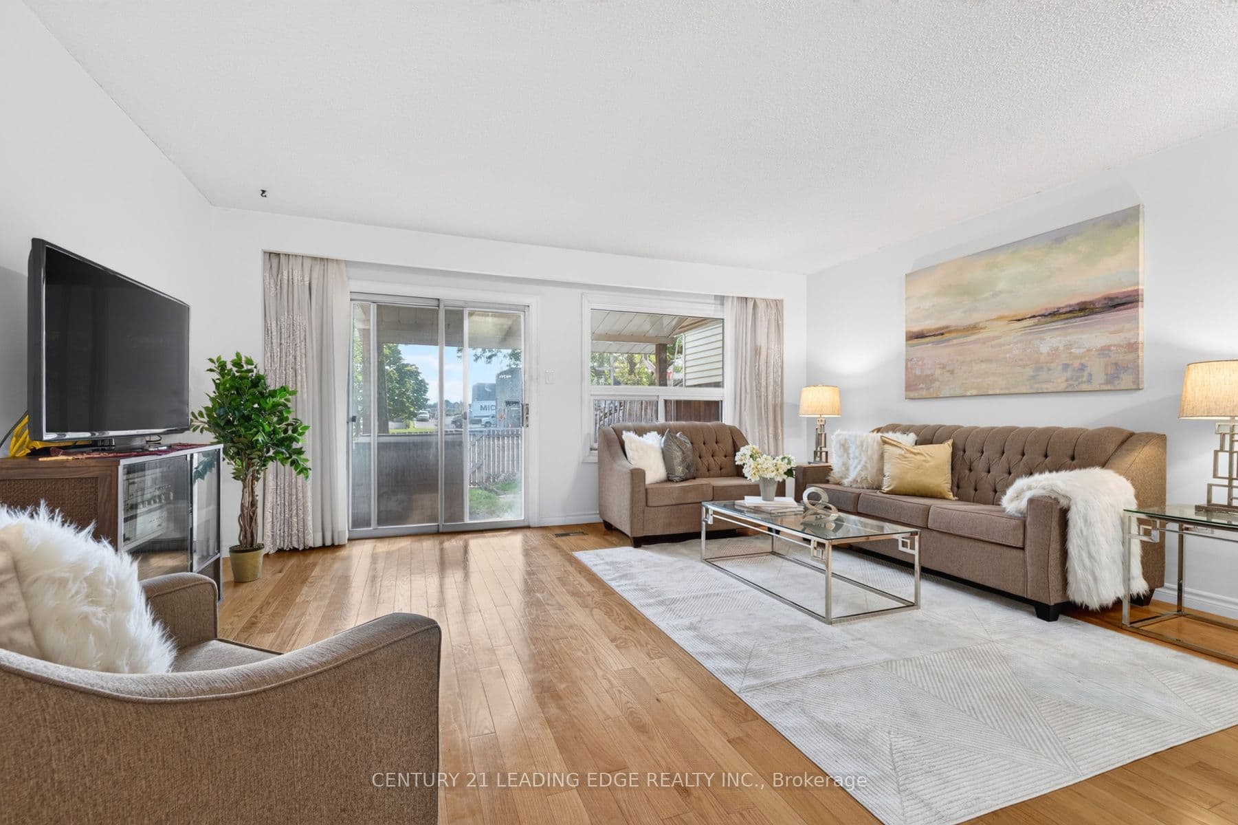 58 Valdor Drive in M1V