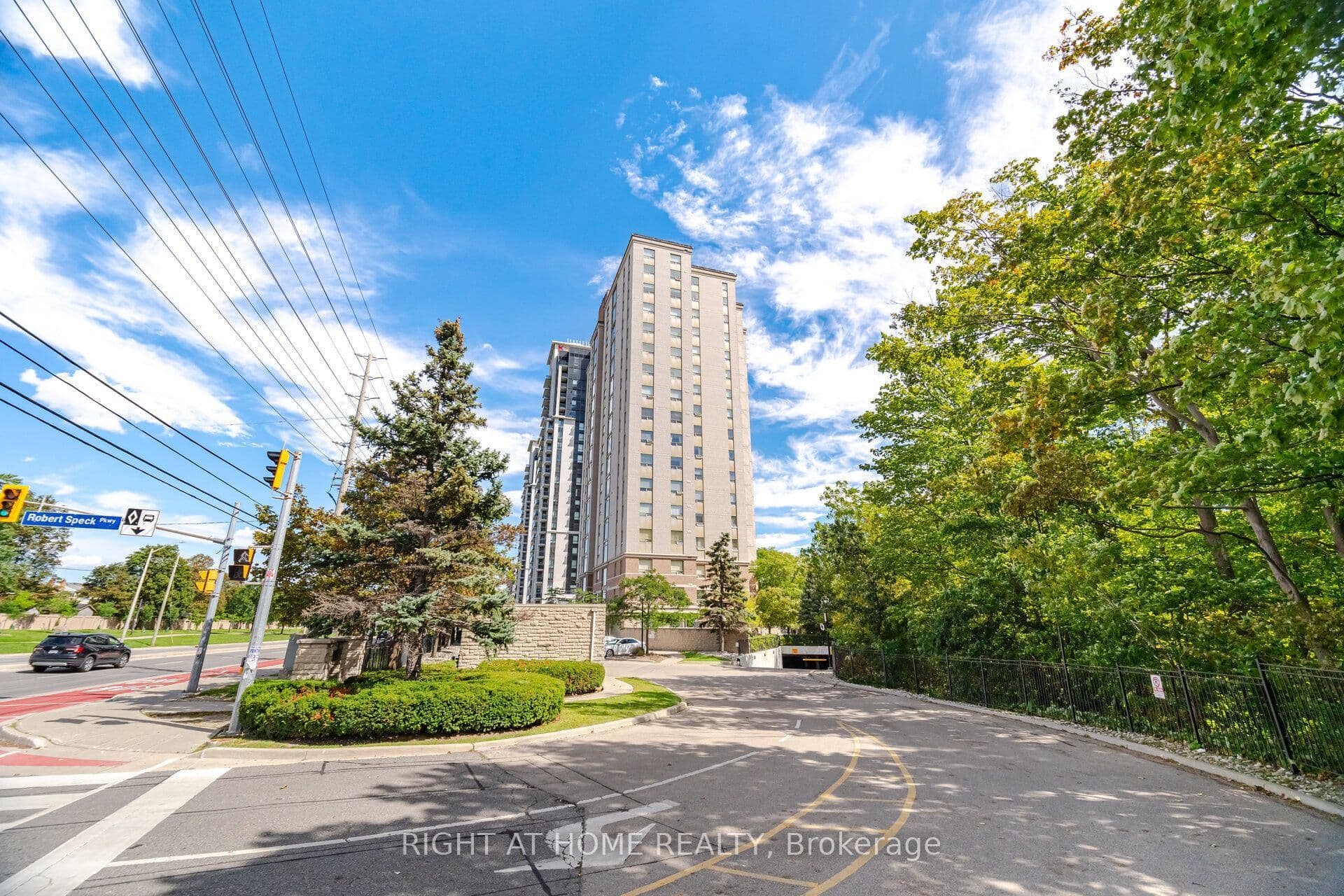 Suite 1106 · Floor 11, Unit 1106 · 200 Burnhamthorpe Rd E