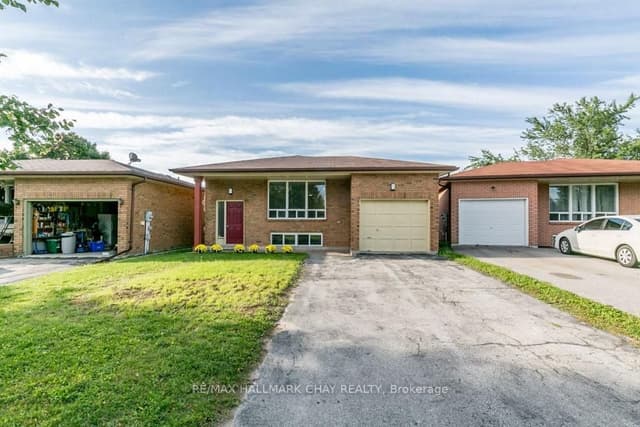 Duplex at 3 Buchanan Street, Barrie, ON L4M 6B7