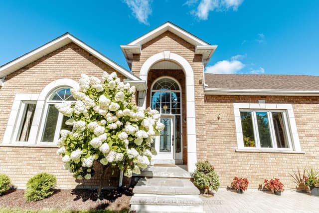 Detached at 44 Deer Ridge Road, Uxbridge, ON L0C 1A0