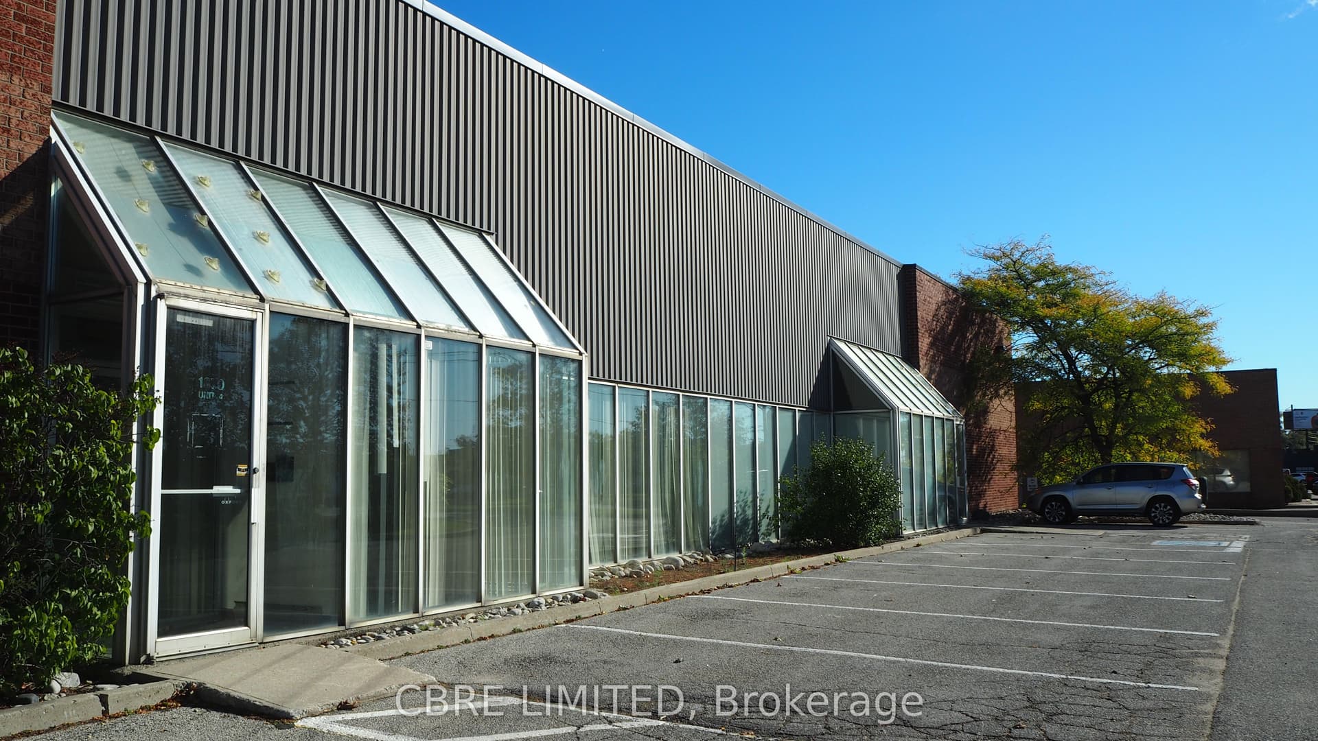 Unit 4-5, Unit 4-5 · 1870 Albion Rd