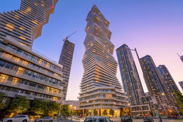 Condo Apartment at 3900 Confederation Parkway 5907, Mississauga, ON L5B 0M3