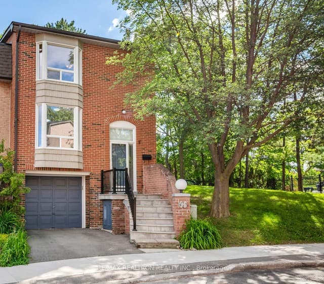 Condo Townhouse at 43 Wild Gingerway Road, Toronto, ON M3H 5W9, Toronto C06