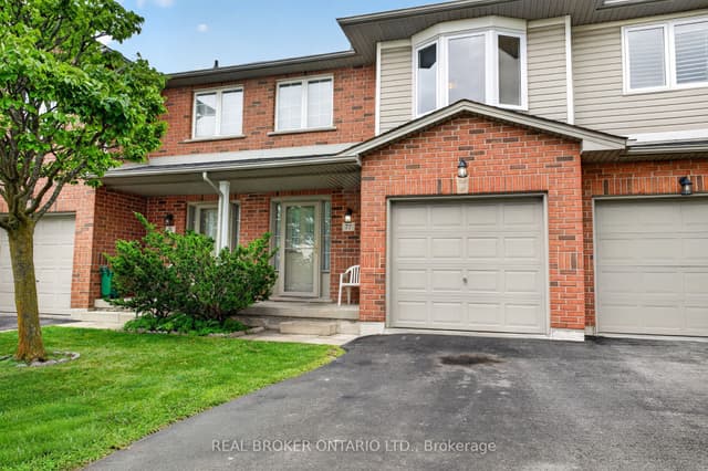 Condo Townhouse at 800 Paramount Drive 77, Hamilton, ON L8J 3V9