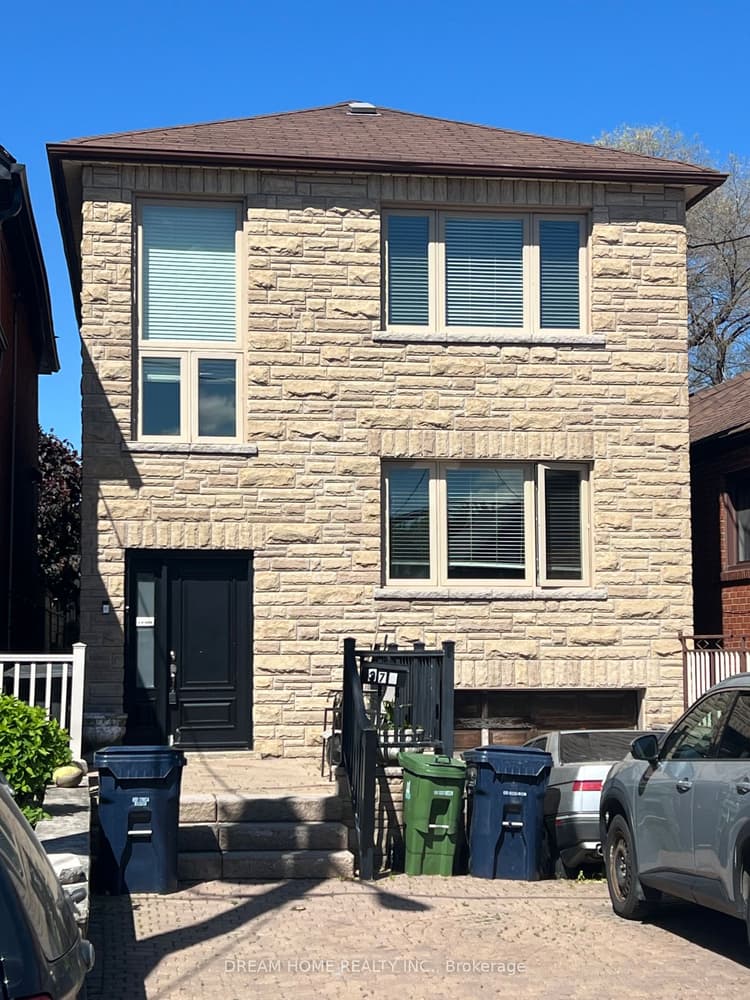 376 Blackthorn Avenue