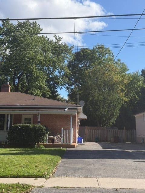 Semi-Detached at 252 Taylor Mills Drive S, Richmond Hill, ON L4C 2S6