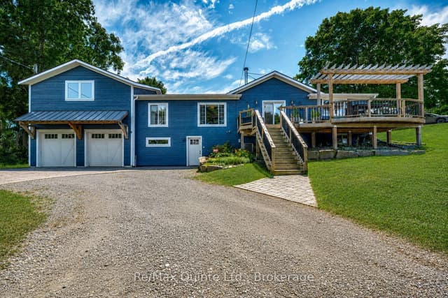 Detached at 14 Eastern Avenue, Prince Edward County, ON K8N 4Z1