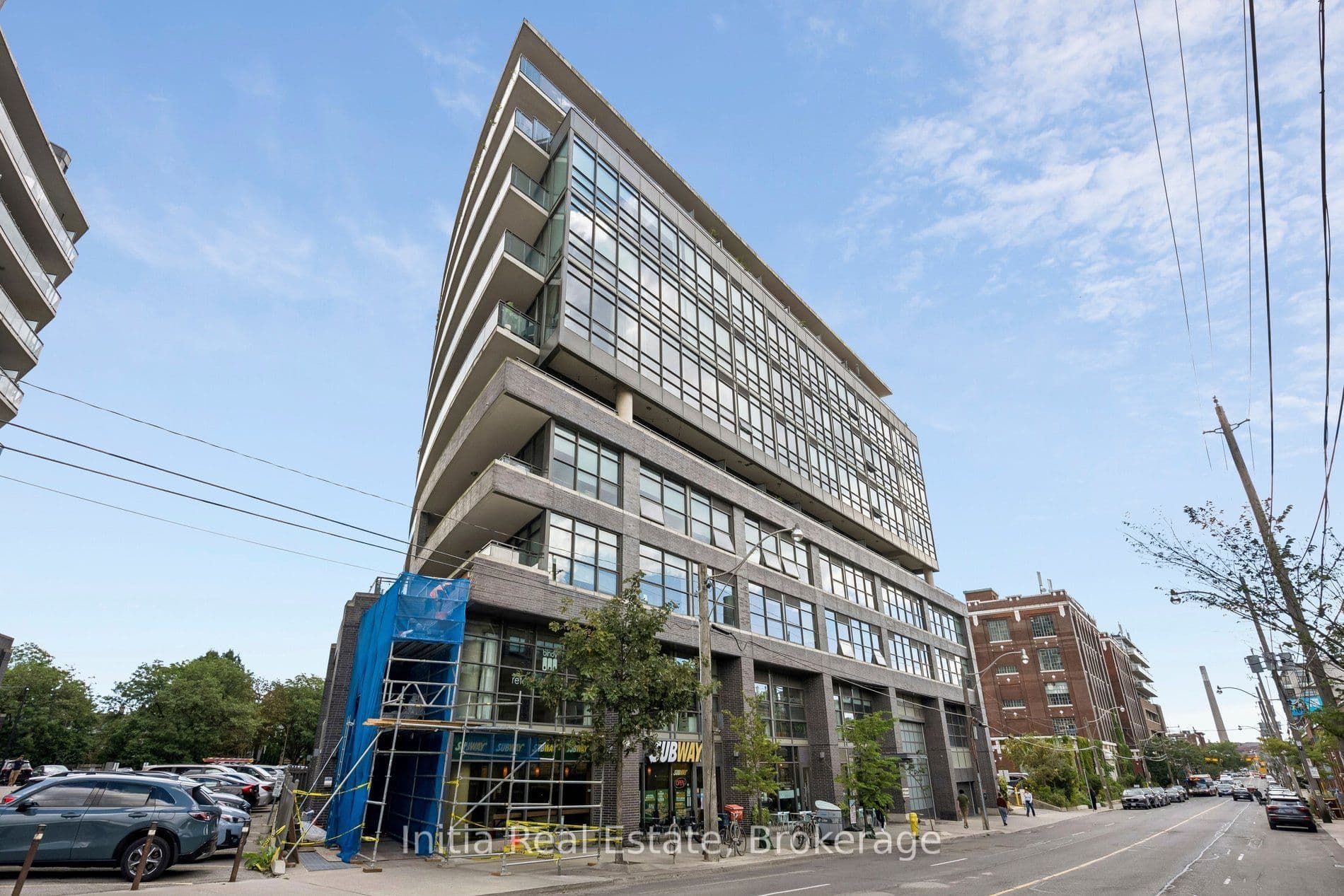 Unit 113, Unit 113 · 321 Carlaw Ave
