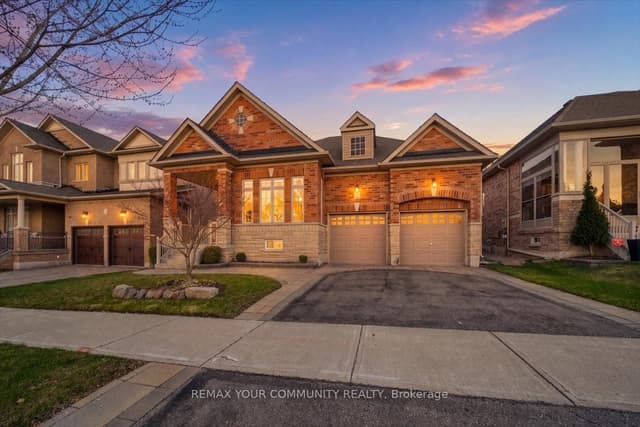 Detached at 51 Tonner Crescent, Aurora, ON L4G 0G6