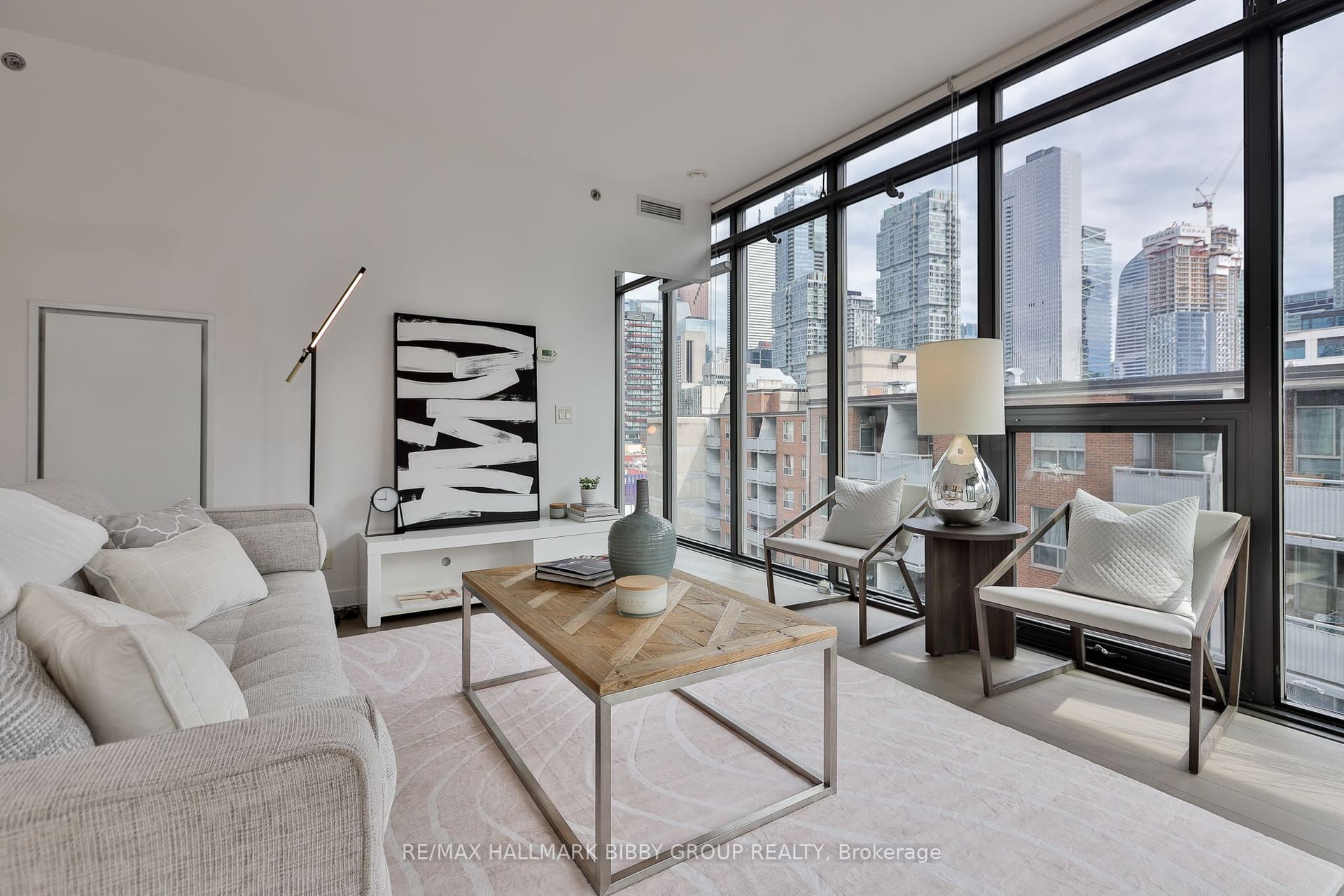 Suite 710 · Floor 7, Unit 710 · 15 Beverley St