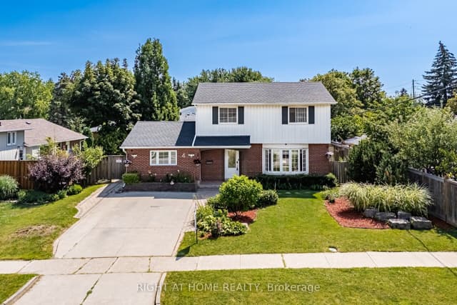Detached at 4 Rosefield Drive, Halton Hills, ON L7G 4R1