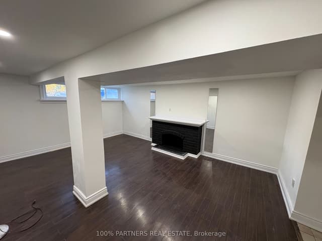 Detached at 68 Marlin Court BSMT, Newmarket, ON L3Y 2W8