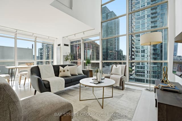 Condo Apartment at 36 Blue Jays Way 925, Toronto, ON M5V 3T3, Toronto C01