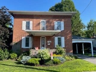 11 Peter St