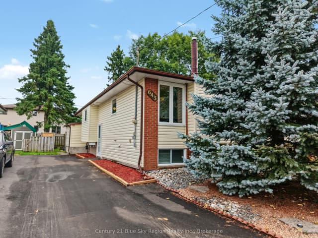 Semi-Detached at 643 Robarts Avenue, North Bay, ON P1B 7E5