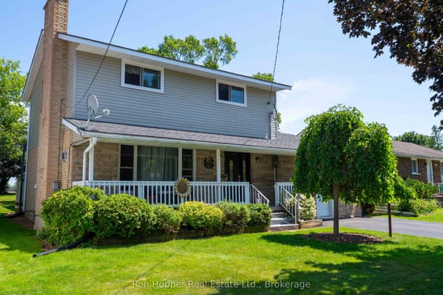 Detached at 1877 E 6th Avenue E, Owen Sound, ON N4K 2W1