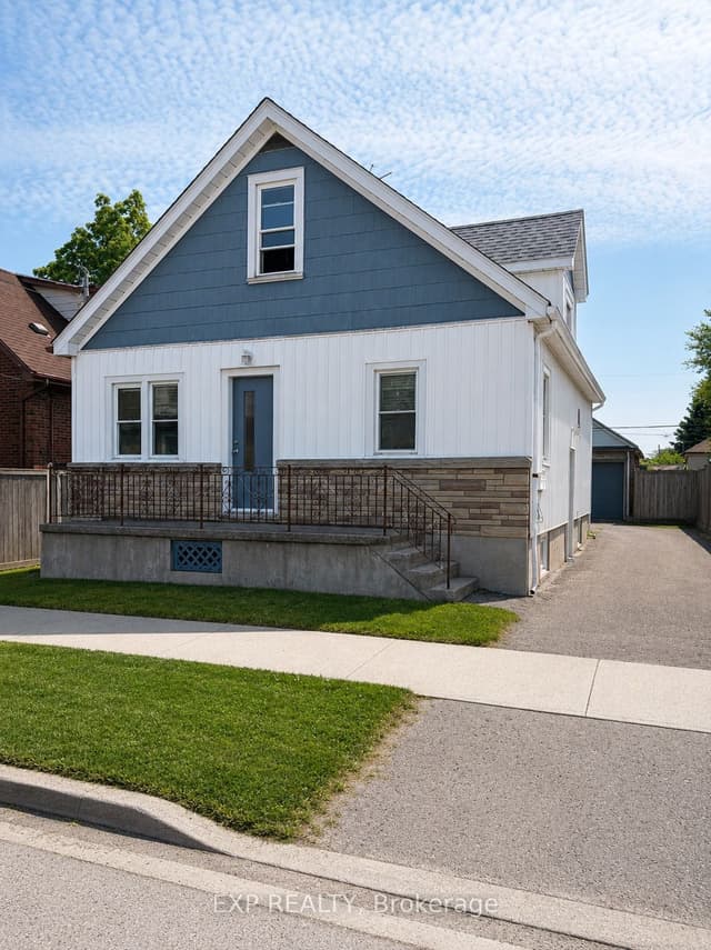 Detached at 36 Brighton Avenue, St. Catharines, ON L2M 5S7