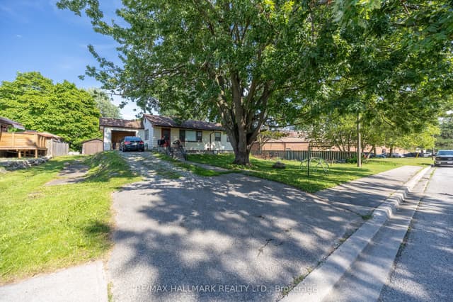 Detached at 1911 Glenview Road, Pickering, ON L1V 1W9