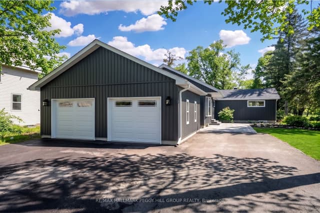 Detached at 386 Peter Street N, Orillia, ON L3V 5A7