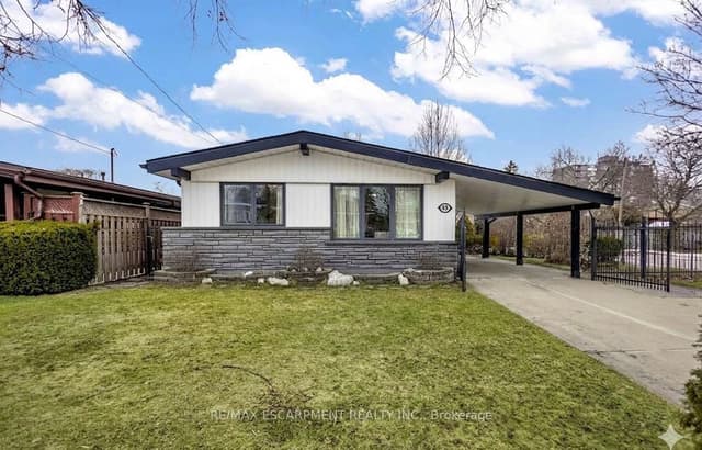 Detached at 85 Ranchdale Drive, Hamilton, ON L8V 2L9