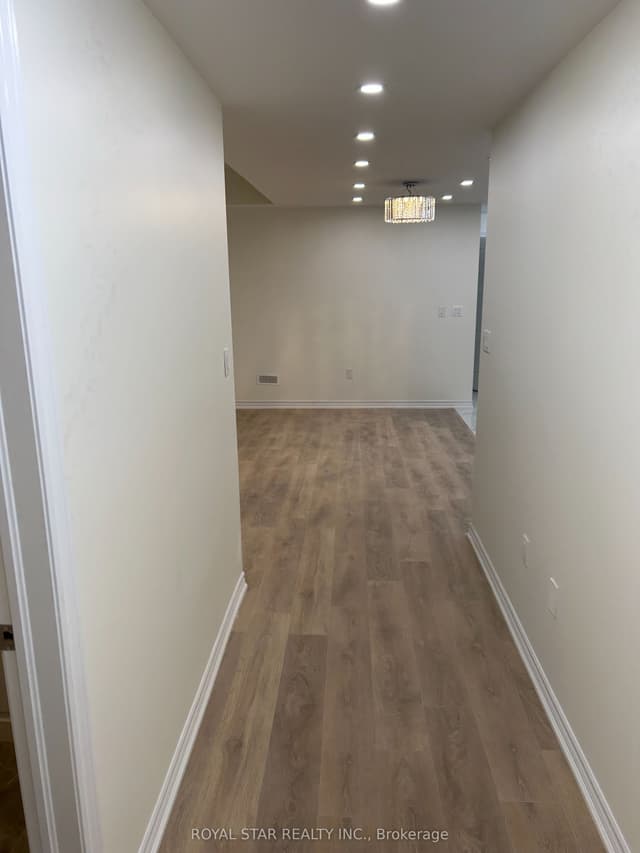 Detached at 31 Hallaran Road Bsmt, Oakville, ON L6H 0Z8