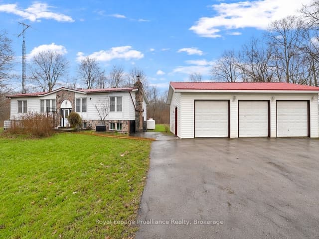 Detached at 19656 Loyalist Parkway, Prince Edward County, ON K0K 1T0
