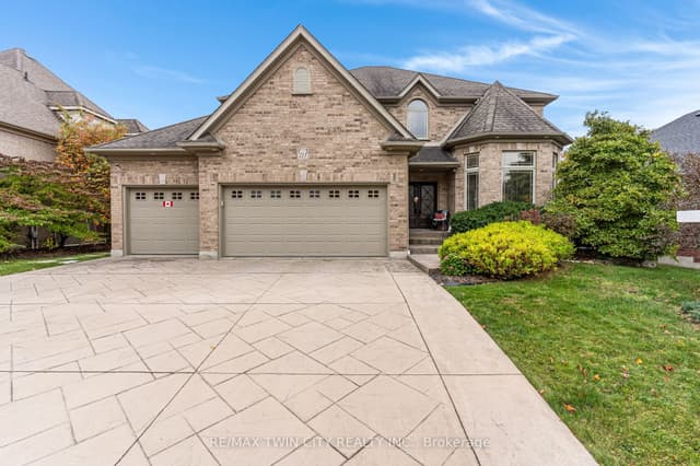 Detached at 213 Deer Ridge Drive, Kitchener, ON N2P 2K5