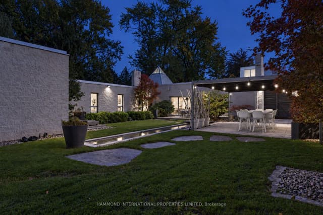 Detached at 92 Westwood Lane, Richmond Hill, ON L4C 6Y2