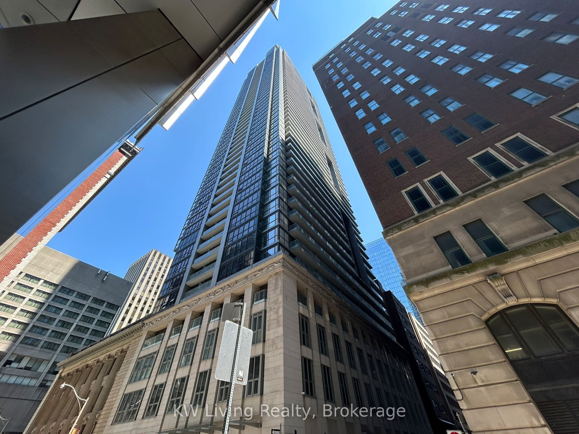 Suite 2708 · Floor 27, Unit 2708 · 70 Temperance St