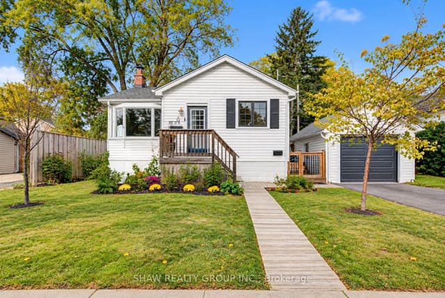 Detached at 8 Peel Street, Hamilton, ON L9H 2Z7