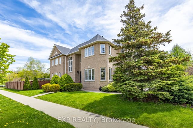 Detached at 2137 Frontier Drive, Oakville, ON L6M 3S3