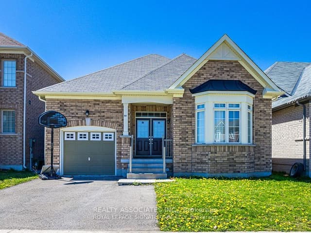 Detached at 64 Pedwell Street, Clarington, ON L1B 0E1