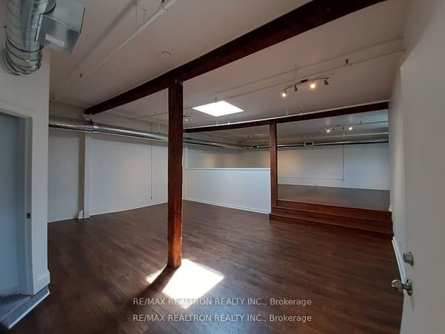 Office at 135 Tecumseth Street 14B, Toronto, ON M6J 2H2, Toronto C01