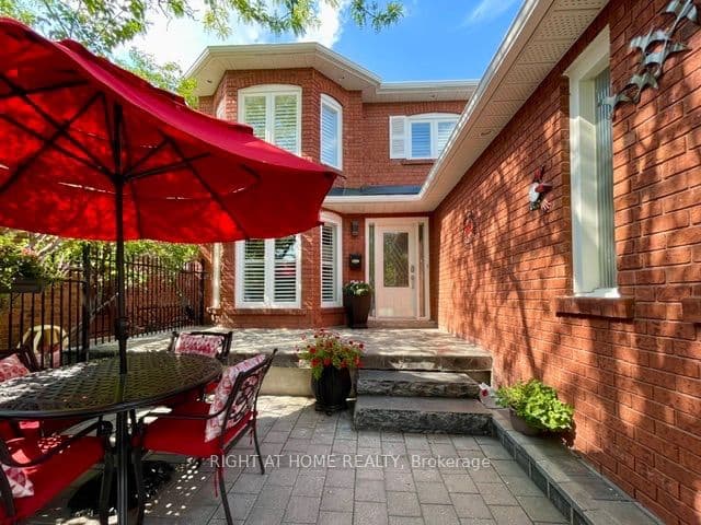 Detached at 70 Bellona Street, Vaughan, ON L4L 6R4
