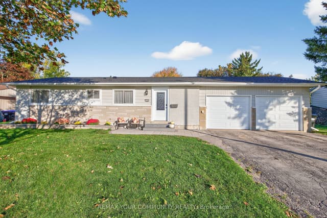 Detached at 239 Sunset Crescent, Innisfil, ON L9S 1J2