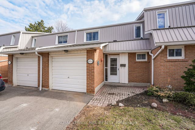 Condo Townhouse at 453 Woodview Road 4, Burlington, ON L7N 2Z9