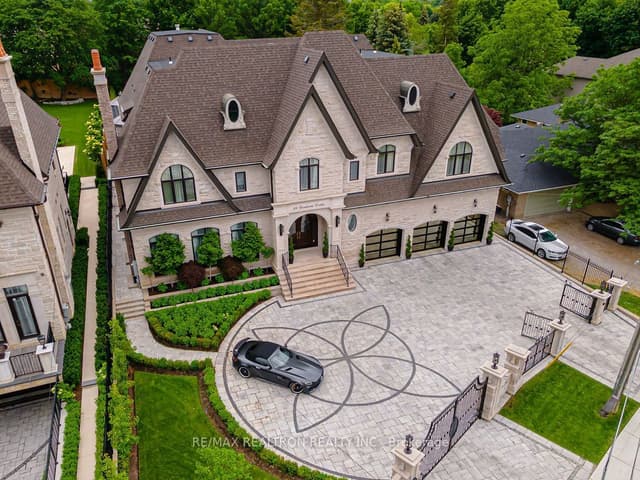 Detached at 29 Denham Drive, Richmond Hill, ON L4C 6H6