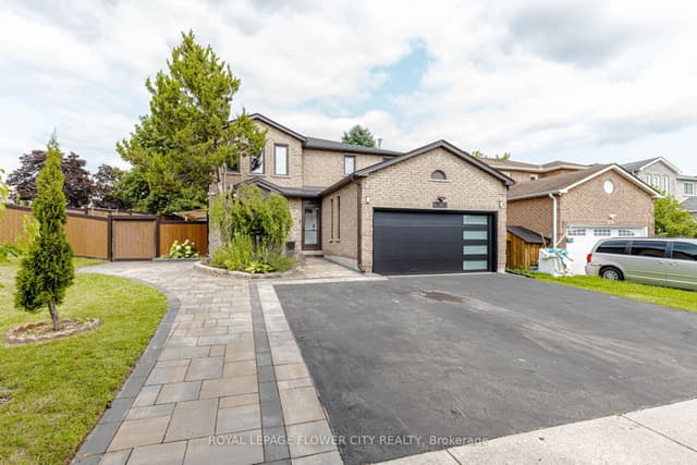 Duplex at 1530 Somergrove Crescent, Pickering, ON L1X 2K7