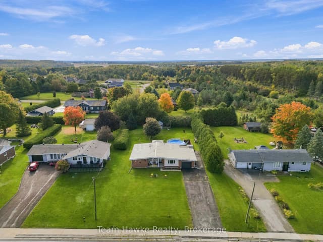 Detached at 385 Lafontaine Road W, Tiny, ON L9M 0H1