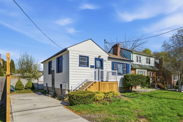 Detached at 894 Garth Street, Hamilton, ON L9G 4K9