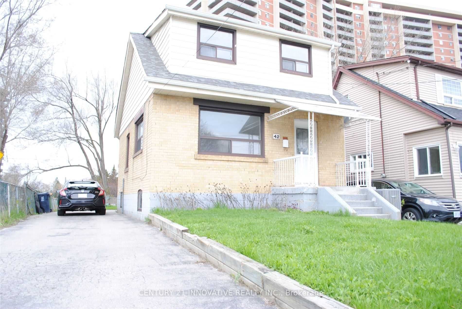Unit Bsmt · 42 St Dunstan Dr