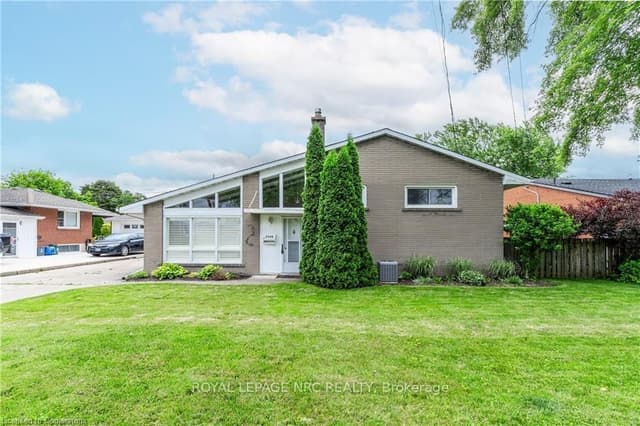 Detached at 3500 CALLAN Street, Niagara Falls, ON L2G 6K9