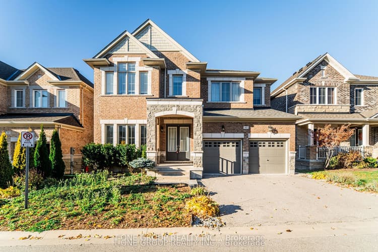 63 Ken Sinclair Crescent