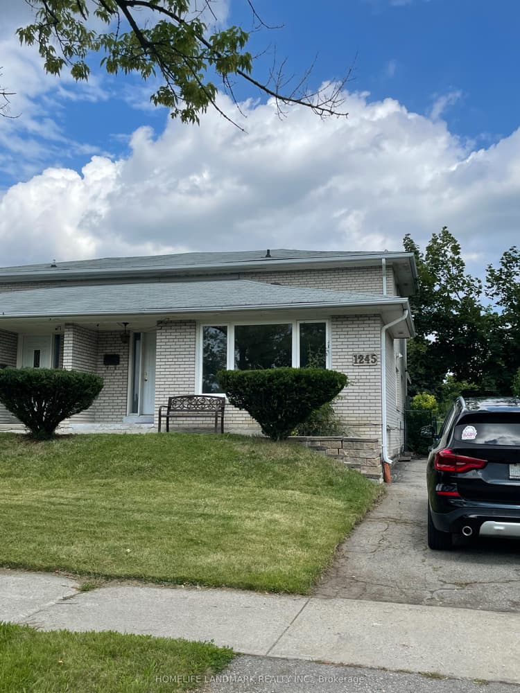 1245 Shamir Crescent