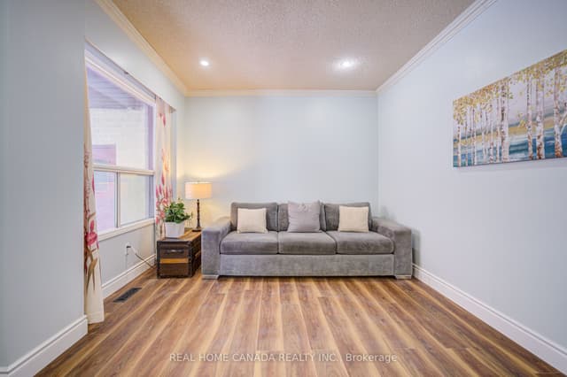 Detached at 21 Hallen Road, Brampton, ON L6Y 2V5