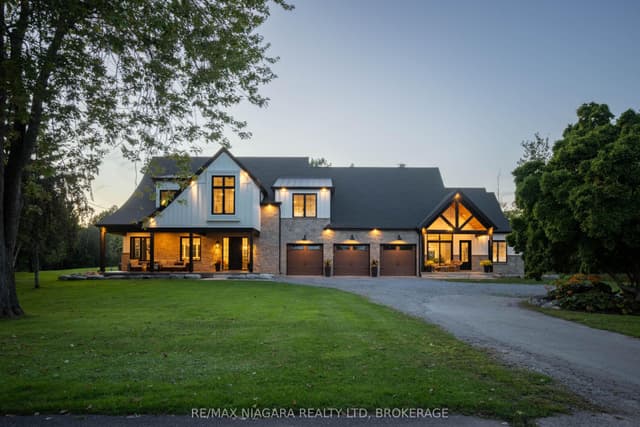 Detached at 10185 Niagara Parkway, Niagara Falls, ON L2E 6S6