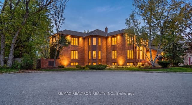 Detached at 15 Sunforest Court, Toronto, ON M2R 3W3, Toronto C07