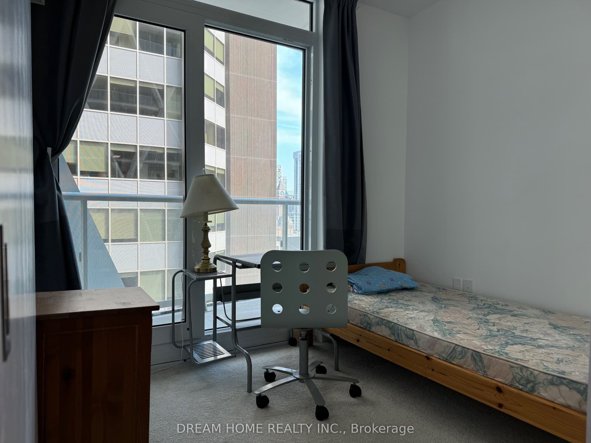 Suite 1226 · Floor 12, Unit 1226 · 230 Simcoe St
