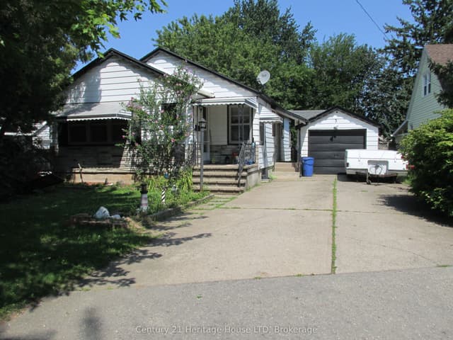 Detached at 3 Melba Road, St. Catharines, ON L2M 4P5